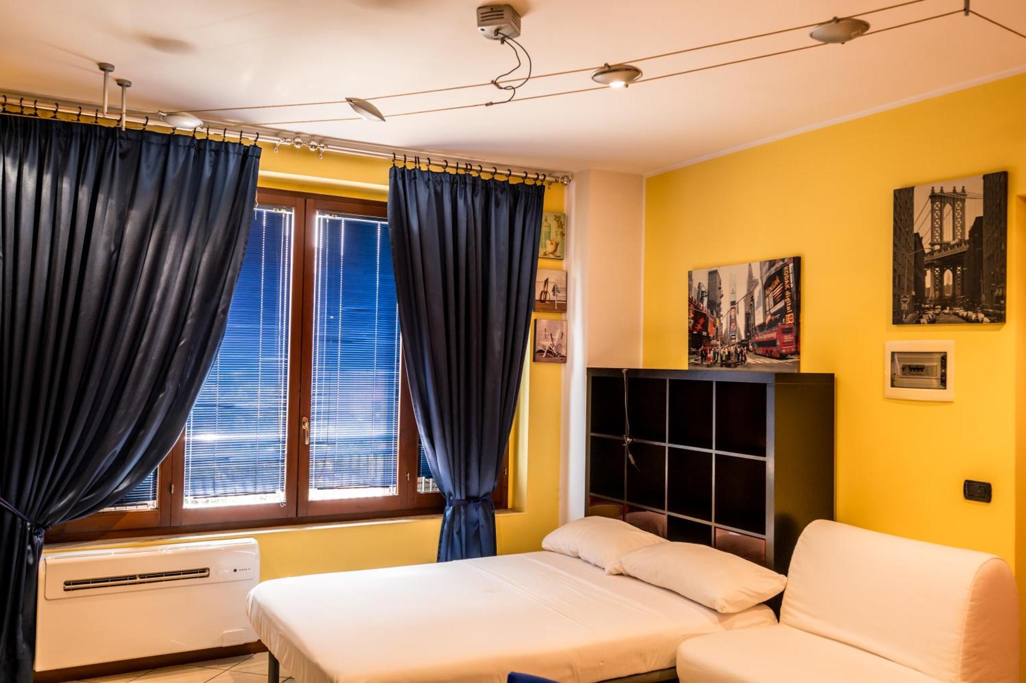 Cozy Suite Rogoredo Apartment Next To The Metro And Train Station Мілан Екстер'єр фото