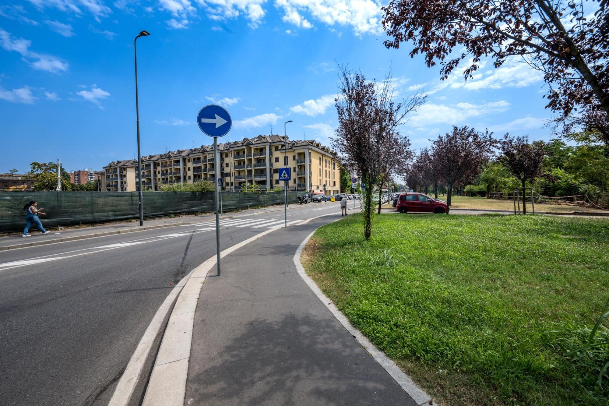 Cozy Suite Rogoredo Apartment Next To The Metro And Train Station Мілан Екстер'єр фото