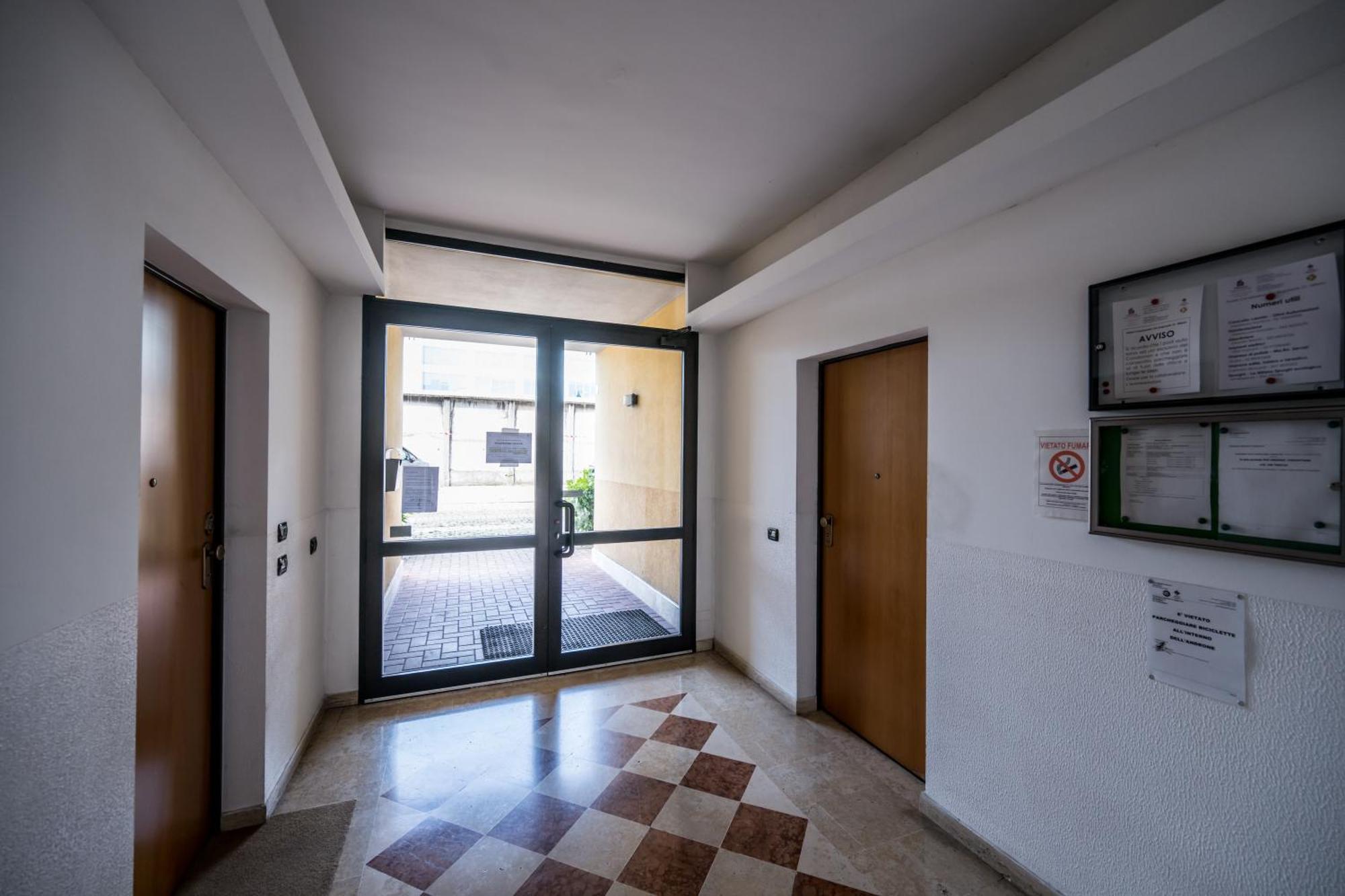 Cozy Suite Rogoredo Apartment Next To The Metro And Train Station Мілан Екстер'єр фото