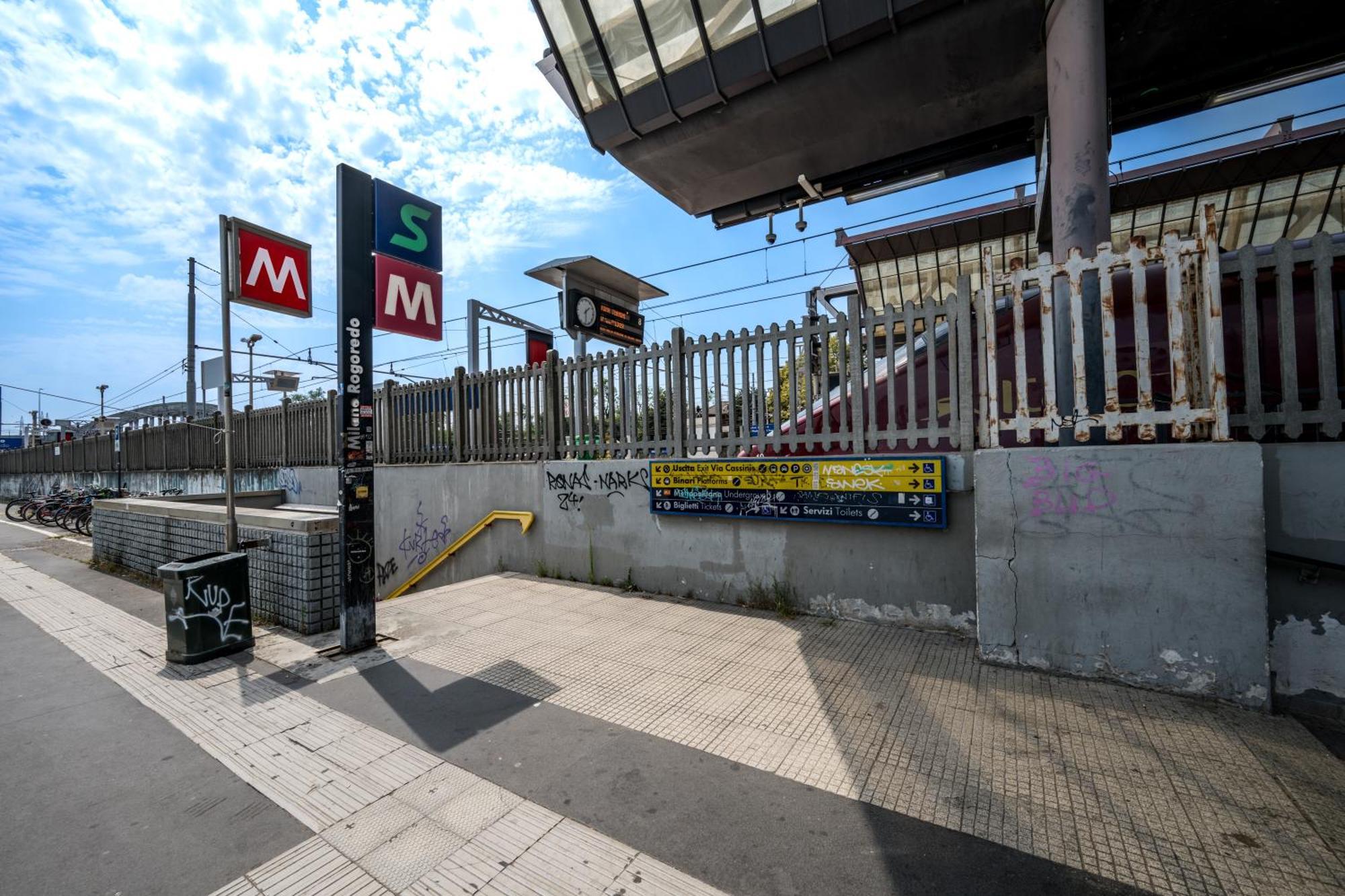 Cozy Suite Rogoredo Apartment Next To The Metro And Train Station Мілан Екстер'єр фото