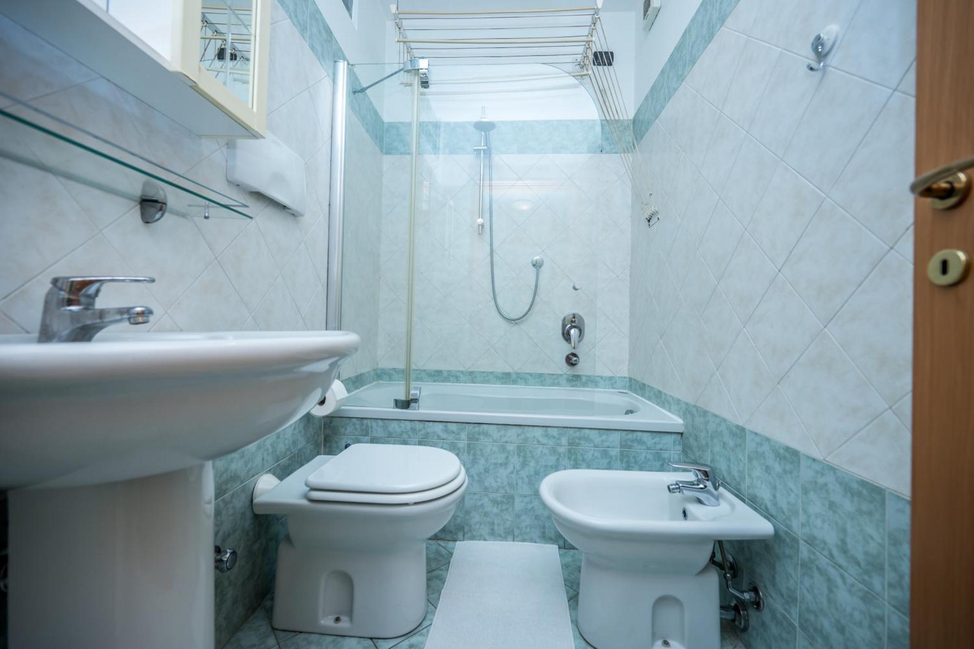 Cozy Suite Rogoredo Apartment Next To The Metro And Train Station Мілан Екстер'єр фото