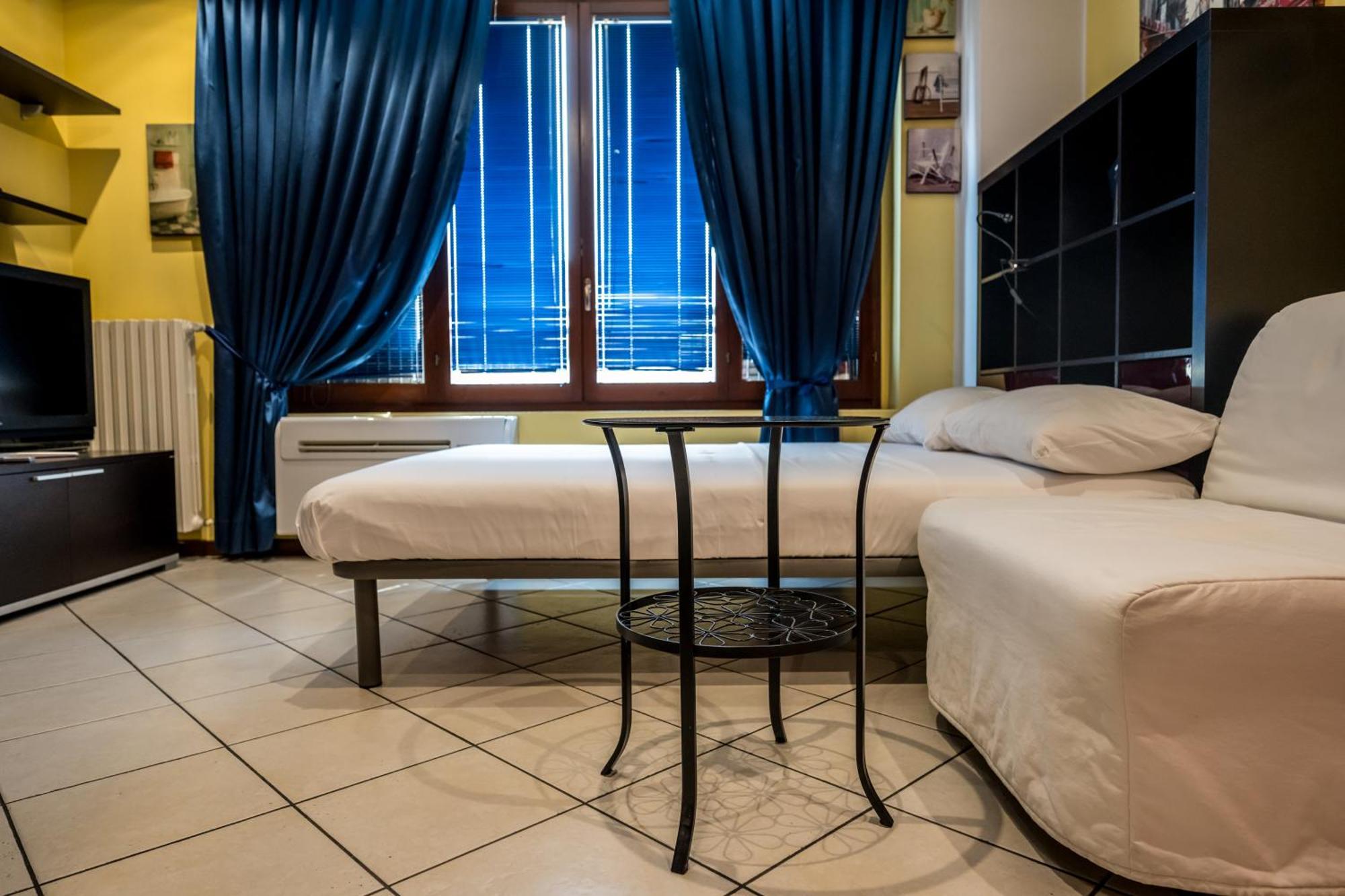 Cozy Suite Rogoredo Apartment Next To The Metro And Train Station Мілан Екстер'єр фото