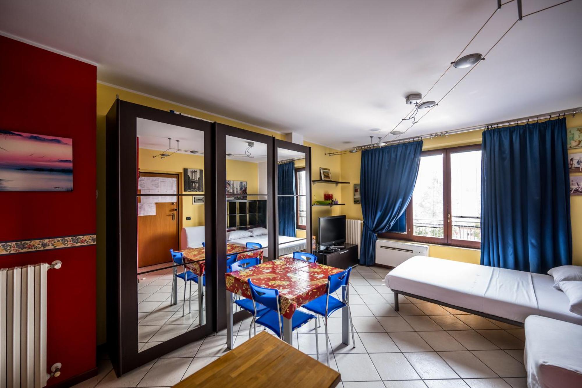 Cozy Suite Rogoredo Apartment Next To The Metro And Train Station Мілан Екстер'єр фото